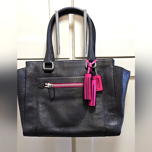 ⭐️ Super Hot and 🔥RARE🔥 Coach Legacy Candace Tote ⭐️ - Picture 2 of 10